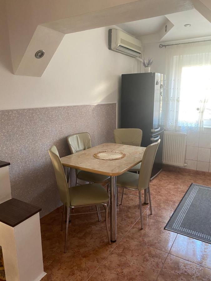 Apartament Regim Hotelier Oradea Eksteriør billede